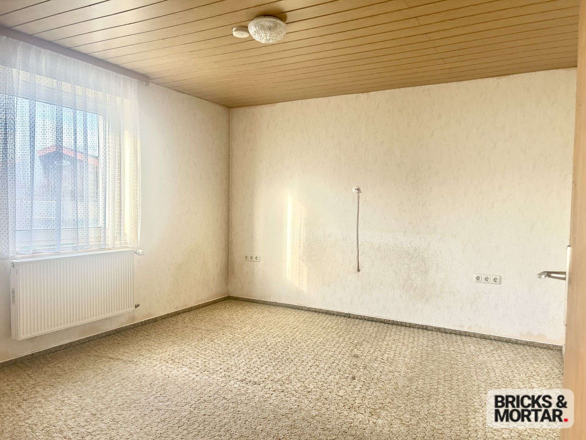 Immobilie in Dinkelscherben - Großzügiges Anwesen mit viel Platz und Entwicklungspotenzial in Ried bei Dinkelscherben - Bild 1