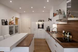 Großzügige, moderne 4-Zimmer-Stadtwohnung mit Aufzug, offener Wohnküche und 2 TG-Duplex-Stellplätzen – Rosenheimer Str. 34, 81669 Haidhausen Süd, München – Vorschaubild 2