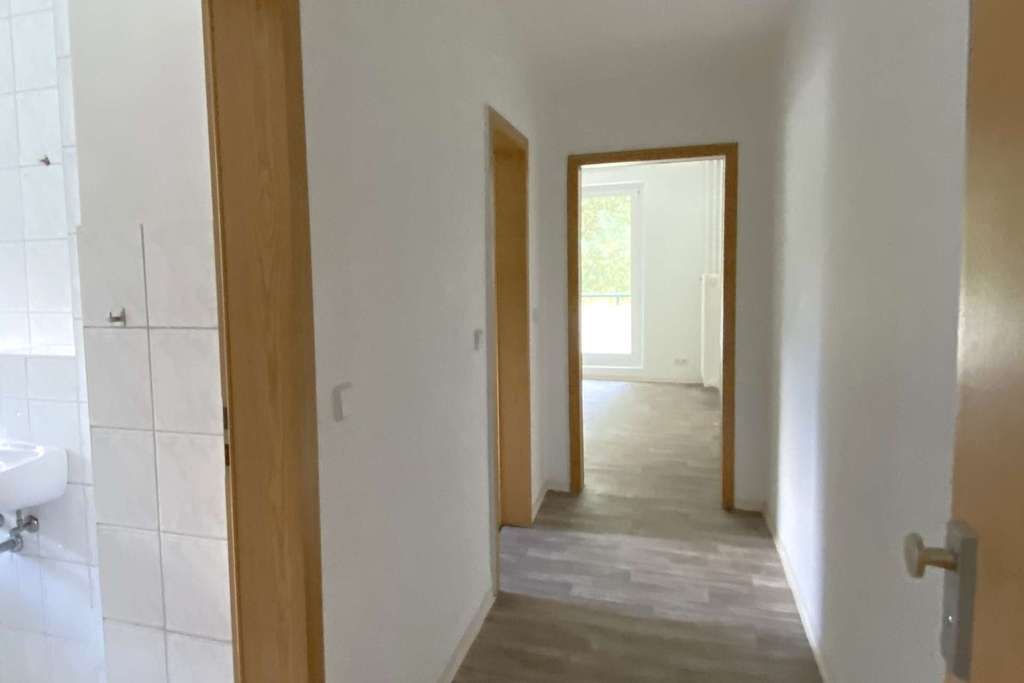 Immobilie in Rauen - Sonnige Wohnung mit eigenem Garten, ideal geschnitten, ohne Provision - Bild 4