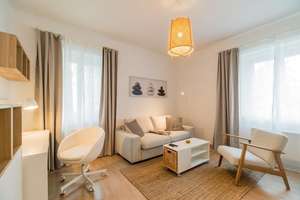 Bezugsfrei ++ Helles, möbliertes Apartment in gepflegtem Altbau ++ Top Lage – Die vollständige Adresse der Immobilie erhältst du vom Anbieter., 10437 Prenzlauer Berg, Berlin – Vorschaubild 4