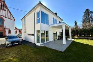 PREISWERTES EINFAMILIENHAUS MIT BLICK AUF DEN ROTENFELS – BAUJAHR 2021 | TERRASSE | EBK | MÖBLIERT – Schlossgartenstraße 46, 55583 Bad Kreuznach (Kreis) – Vorschaubild 2