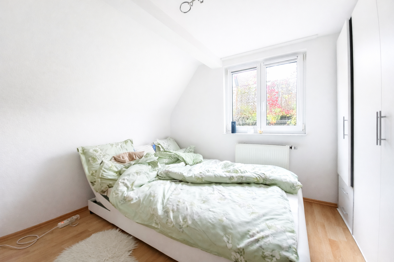 WOW - 2-Zimmer-Wohnung und der komplettte Dachspitz zum Ausbau!, Stuttgart – Bild 3