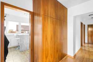 Ihr neues Zuhause in Ziegetsdorf - Modernisiertes Zweifamilienhaus mit Gartenparadies und PV-Anlage! – Regensburg – Vorschaubild 13
