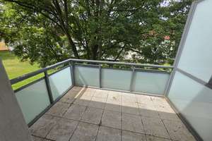 Ab: 29.09 - Wohnung mit großem Balkon in Reisholz - Neue Böden! – Würzburger Str. 19, 40599 Reisholz, Düsseldorf – Vorschaubild 2