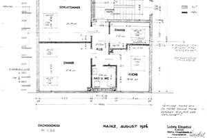 Helle gemütliche Dachgeschoßwohnung, 2,5 Zimmer, Küche, Wannenbad