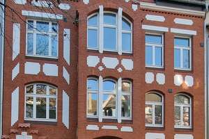 Aufwendig sanierte Traumwohnung in vollständig saniertem Gründerzeit/Jugendstil Haus