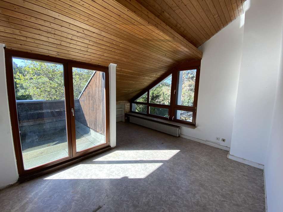 Zimmer mit Zugang zur Loggia