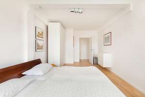Prenzlauer Berg, Über den Dächern des Winskiezes: 2-Zimmer-Dachgeschoss, Terrasse, Blick ins Grüne – Prenzlauer Allee 14, 10405 Prenzlauer Berg, Berlin – Vorschaubild 12