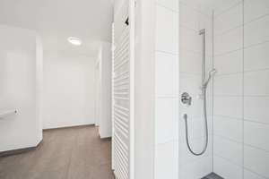 Neuwertig. Großzügig. Barrierefrei: Stilvolle 4,5-Zimmer-Wohnung mit Balkon & 2 TG-Stellplätzen – Die vollständige Adresse der Immobilie erhältst du vom Anbieter., 93333 Neustadt an der Donau – Vorschaubild 13
