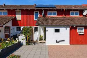 Stilvolles Reihenhaus in Kiel – sonniger Garten, moderne Technik und Raum für Ihre Wohnideen