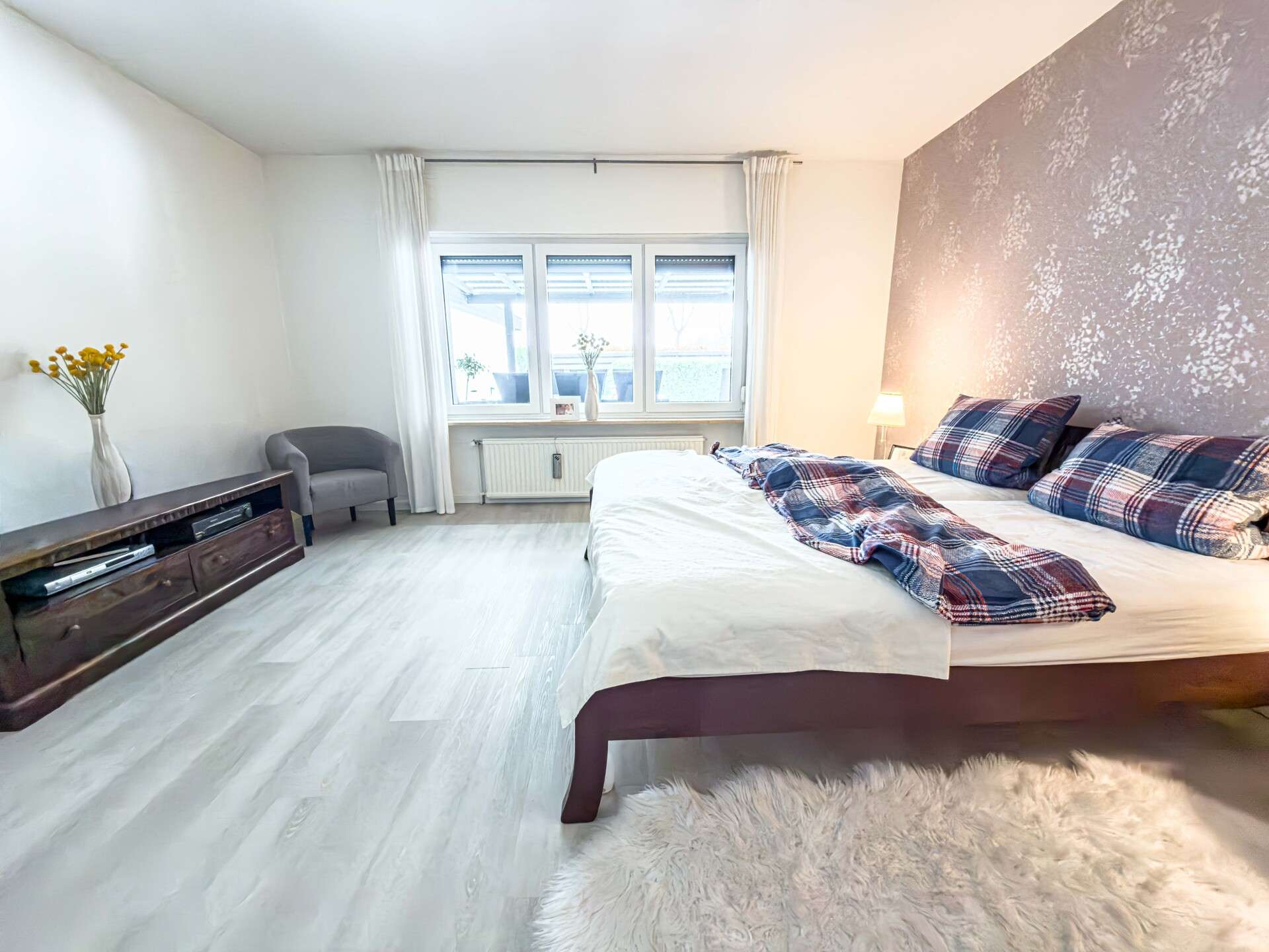 Immobilie in Nordenham - Idyllisches Zuhause mit großem Garten, Kaminwärme und eigener PV-Anlage - Bild 9