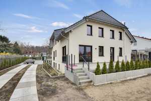 Attraktive Haushälfte im Erstbezug I Terrasse & Garten I sofort verfügbar – Caputher Chaussee 20b, 14548 Potsdam-Mittelmark (Kreis) – Vorschaubild 1