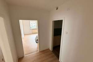 Erstbezug nach Sanierung – moderne 3-Zimmer-Wohnung mit Einbauküche in Gelsenkirchen-Rotthausen – Steeler Straße 79, 45884 Rotthausen, Gelsenkirchen – Vorschaubild 2