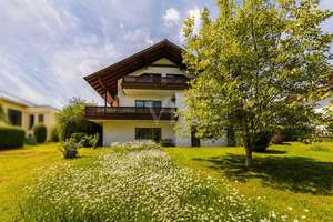 Vielseitiges Zweifamilienhaus mit traumhafter Fernsicht – Die vollständige Adresse der Immobilie erhältst du vom Anbieter., 96476 Bad Rodach – Vorschaubild 2