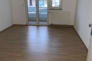 2-Zimmer-Wohnung mit separater Küche und 2 Balkonen