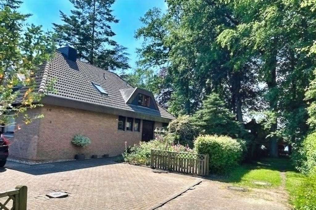 Immobilie in Deinstedt - Zentrales Wohnen in Selsingen mit schöner separater Lage!  - Bild 2