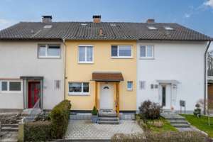 Attraktives Haus mit vier Zimmern mit Einbauküche in Friedrichshafen – Die vollständige Adresse der Immobilie erhältst du vom Anbieter., 88048 Friedrichshafen – Vorschaubild 1