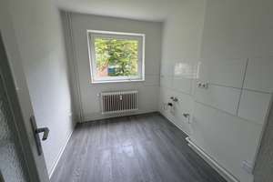 Renovierte 3-Zimmer-Wohnung mit Balkon und schönem Grünblick im 1. Obergeschoss – Bodenbacher Ring 105, 38229 Gebhardshagen, Salzgitter – Vorschaubild 5
