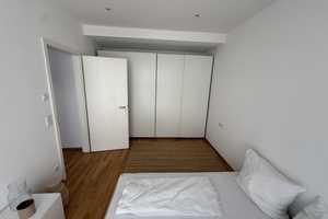 Stilvolle 2-Zimmer-Wohnung mit gehobener Innenausstattung mit Balkon und EBK in Nürnberg – Äußere Laufer Gasse 9, 90403 Nürnberg – Vorschaubild 9