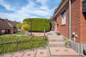 Kernsaniertes Reihenendhaus mit Charme, Gartenidylle & Kamin – Einziehen und Wohlfühlen! – Herzogtum Lauenburg (Kreis) – Vorschaubild 3