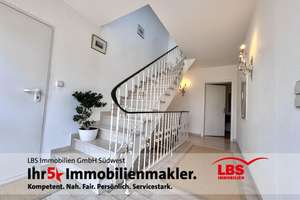 Ein echtes Juwel in beliebter Wohnlage!
-Exklusives Zweifamilienhaus  mit grüner Wohlfühloase-

 – Die vollständige Adresse der Immobilie erhältst du vom Anbieter., 76461 Muggensturm – Vorschaubild 2