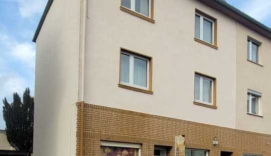 Bild von Wohn-/ Geschäftshaus mit Innenhof in Kelkheim-Mitte