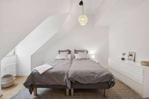 Helle 2,5-Zimmer-Galeriewohnung, möbliert, Südbalkon (Vermietung auf Zeit, all inclusive) – Axel-von-Ambesser-str. 9, 81371 Sendlinger Feld, München – Vorschaubild 8