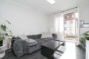 MIETEN MIT KAUFOPTION: 3-Zimmer-Wohnung mit Balkon und Garage nahe Leibnizplatz | Bremen-Neustadt – Die vollständige Adresse der Immobilie erhältst du vom Anbieter., 28201 Südervorstadt, Bremen – Vorschaubild 2