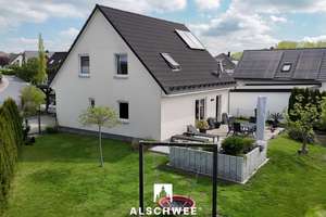 ***Exklusiv*** Freistehendes Einfamilienhaus in Massivbauweise aus 2016 – nahe Dresden-Nord
