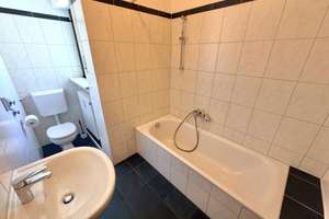 Ideal für Familien – geräumige 4-Zimmer-Wohnung mit Balkon in Pasing – Atterseestraße 00, 81241 Am Westbad, München – Vorschaubild 2