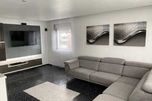 Luxuriöse Eigentumswohnung mit Balkon & Garage + Parkplatz (insg. 3 Autos) sowie Fußbodenheizung 