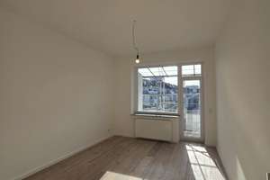 Frisch saniert im 3. OG: 3-Zimmer-Wohnung mit Südbalkon nahe Little-Tokyo – Karl-Anton-Straße 13, 40211 Stadtmitte, Düsseldorf – Vorschaubild 2