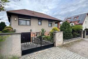 Einfamilienhaus in attraktiver Lage von Berlin-Hohenschönhausen – Die vollständige Adresse der Immobilie erhältst du vom Anbieter., 13053 Alt-Hohenschönhausen, Berlin – Vorschaubild 3