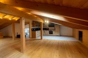 Gemütliches Dachgeschoss-Apartment im liebevoll renovierten Bauernhaus – – Die vollständige Adresse der Immobilie erhältst du vom Anbieter., 83737 Irschenberg – Vorschaubild 2
