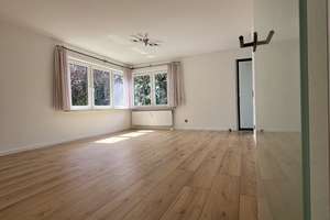 Renovierte schöne 3-Zimmer-Wohnung mit Balkon & Garage in Reutlingen – Kurt-Schuhmacher-Str. 49, 72762 Reutlingen-Mitte, Reutlingen – Vorschaubild 3