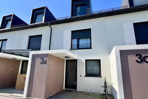 ENERGIEEFFIZIENTES REIHENMITTELHAUS IN BURGKIRCHEN ! CARPORT - ÜBERDACHTE TERRASSE - EBK – Pfaffingerstraße 3d, 84508 Altötting (Kreis) – Vorschaubild 2