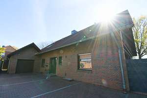 6219 - Großzügige 4-Zimmer-Obergeschosswohnung in ruhiger und dennoch zentraler Lage! – Plöner Straße 17, 26215 Wiefelstede – Vorschaubild 1