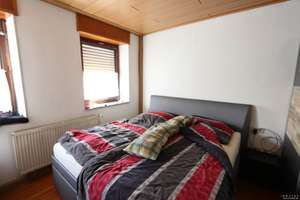 NEUER PREIS! Einfamilienhaus mit weitläufigem Grundstück in Oberwürzbach zu verkaufen – Die vollständige Adresse der Immobilie erhältst du vom Anbieter., 66386 Sankt Ingbert – Vorschaubild 4