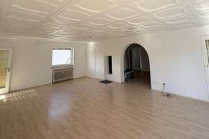 Geräumige und helle Altbauwohnung mit Dachterrasse in bester Karlsfelder Lage – Blumenstraße 34, 85757 Karlsfeld – Vorschaubild 18
