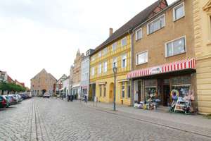 Stadthaus, Mehrfamilienhaus mit Gewerbeteil – Die vollständige Adresse der Immobilie erhältst du vom Anbieter., 16866 Stüdenitz-Schönermark – Vorschaubild 1