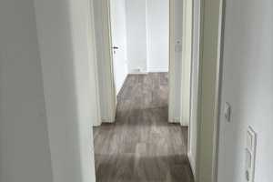 Top sanierte 3 Zimmer Wohnung mit Tageslichtbad – Erkrather Straße 158, 40233 Düsseldorf – Vorschaubild 3