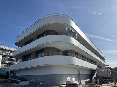 Wohnen im Grünen, exlusive teilmöblierte 2,5 Zi-Wohnung