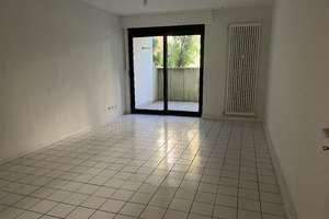 Frisch modernisiertes Apartment mit Loggia und Gartenmitbenutzung
