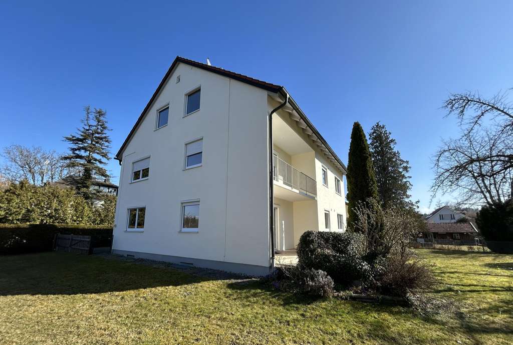 Immobilie in Geltendorf - Charmantes Mehrfamilienhaus mit großem Grundstück in Geltendorf

 - Bild 1