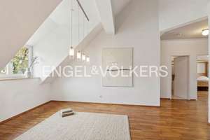 Rarität! Lichtdurchflutete Künstlerwohnung nahe Franzosenviertel mit hohen Decken, Galerie & Süd-...