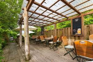 Leben, wo andere Urlaub machen – Resthof mit Café, Ferienvermietung und Nordsee vor der Tür – Die vollständige Adresse der Immobilie erhältst du vom Anbieter., 26736 Krummhörn – Vorschaubild 9