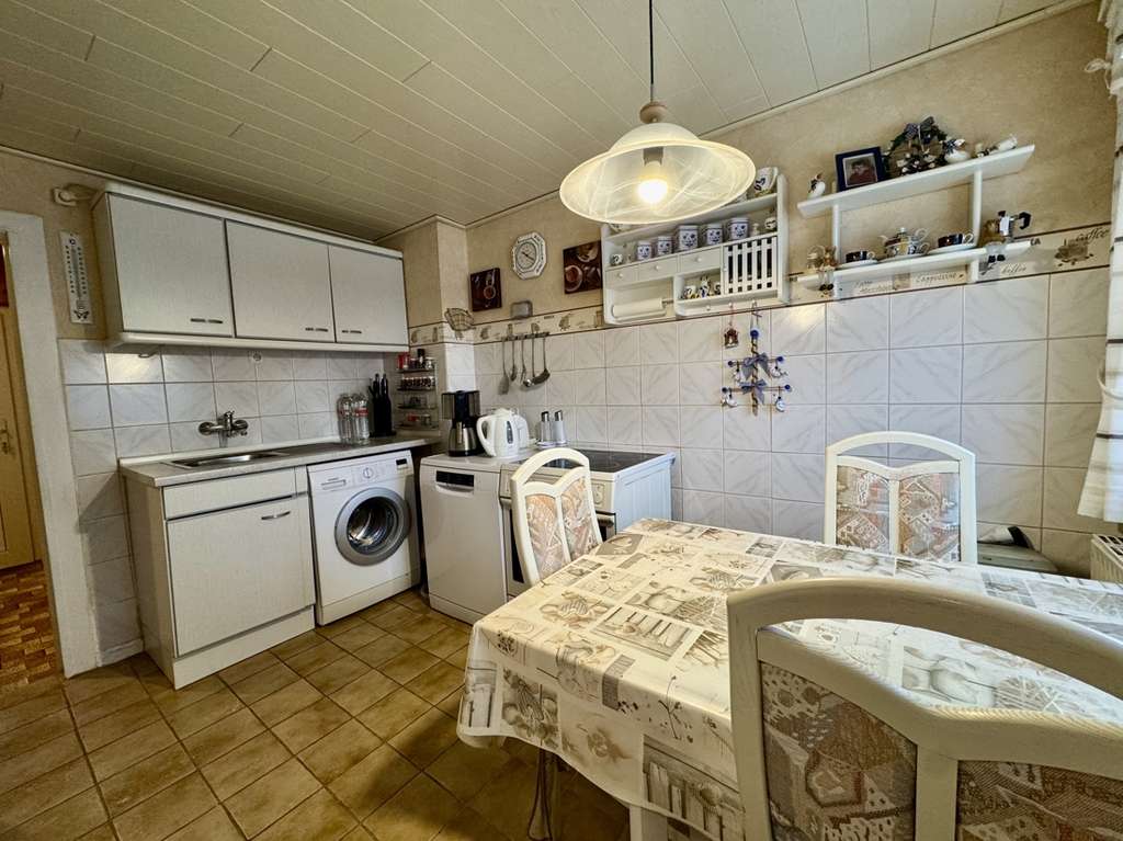 Immobilie in Brunsbüttel - Charmantes Reihenhaus in ruhiger Wohnlage der Schleusenstadt Brunsbüttel!! - Bild 4