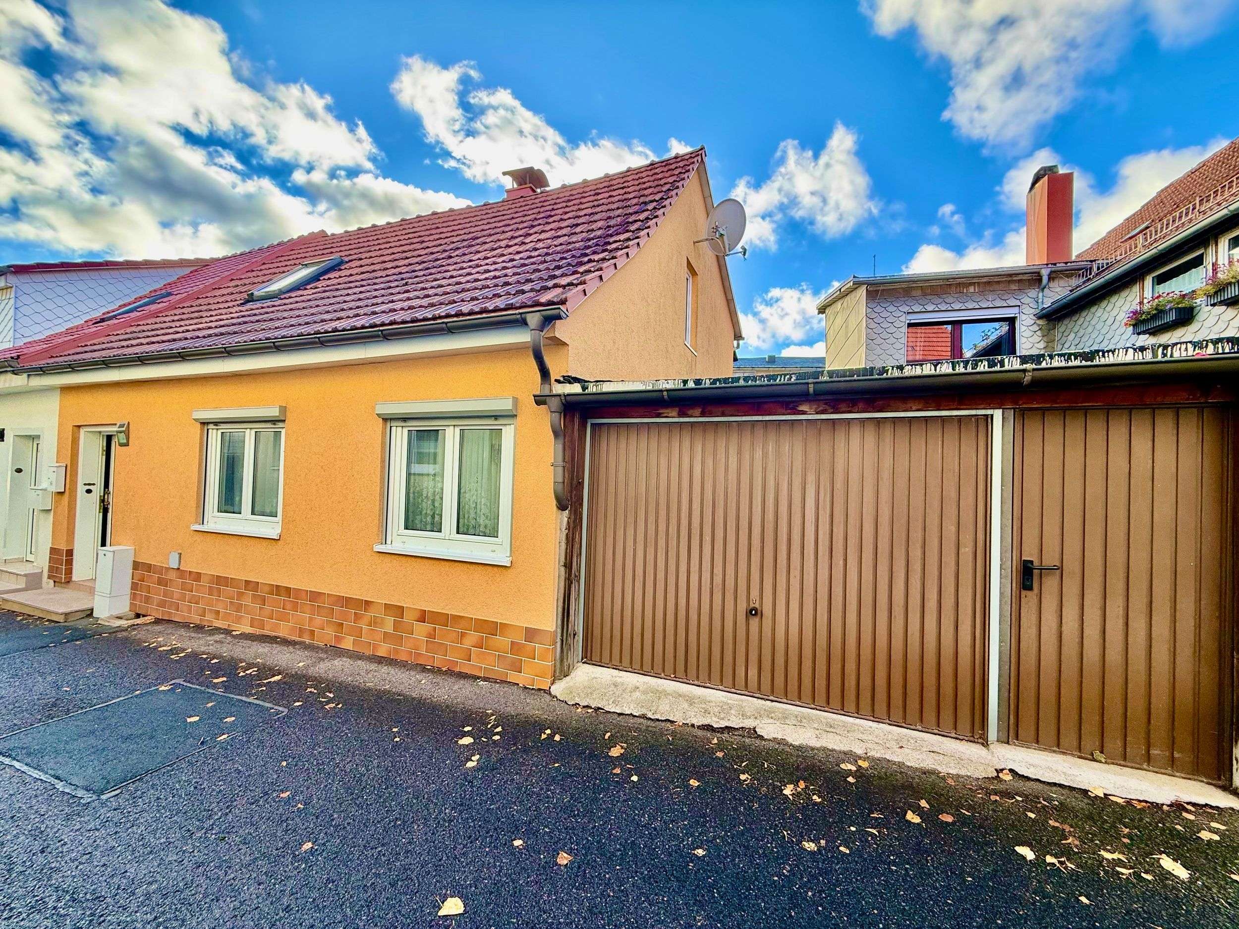 geräumiges Einfamilienhaus mit Garage- ideal für Familien mit handwerklichem Geschick!, Ilm Kreis – Bild 1