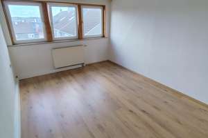 Gemütliche 2-Zimmer-Dachgeschosswohnung in Remscheid – frisch renoviert, zentral gelegen! – Baustraße 7, 42853 Scheid, Remscheid – Vorschaubild 2