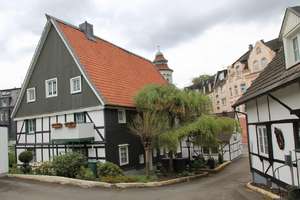 Solides Immobilienensemble – 2 Mehrfamilienhäuser & 1 Einfamilienhaus in guter Lage – Die vollständige Adresse der Immobilie erhältst du vom Anbieter., 42389 Langerfeld-Beyenburg, Wuppertal – Vorschaubild 1